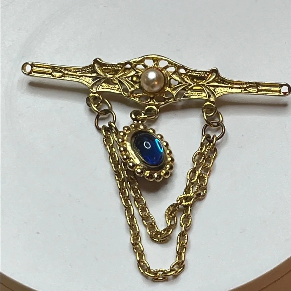 Elegant Gold and Blue Brooch Vintage